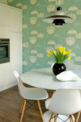 Mid Century Modern Sputnik Lamp And Wallpaper