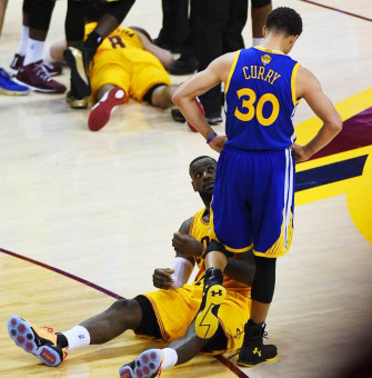 Lebron James Vs Wallpaper