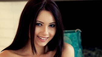 Smile Girl Wallpaper In Resolution