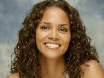 HD Wallpaper Hollywood Actress Halle Berry