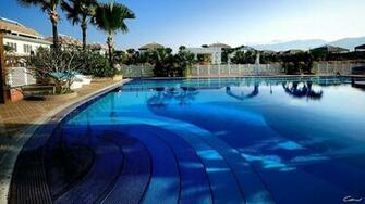 Swimming Pool Wallpaper