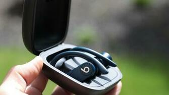 Beats Powerbeats Pro Have Airpods New Features But Sound Better