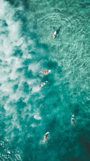 iPhone Xs Ocean Surfing Wallpaper