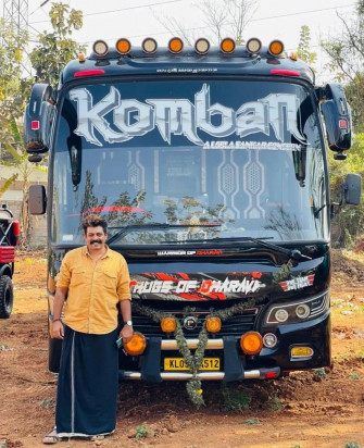 Komban Holidays Owner Deepu Sankar In St Bus Art Gallery
