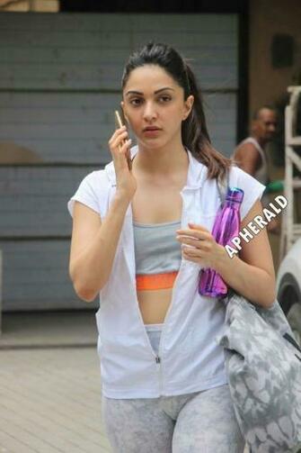 Kiara Advani HD Wallpaper Desktop Background Android