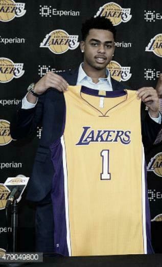 Angelo Rusell En Su Presentaci N Con Lakers Foto Getty Image