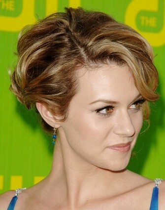 Hilarie Burton Background UHD Wallpaper