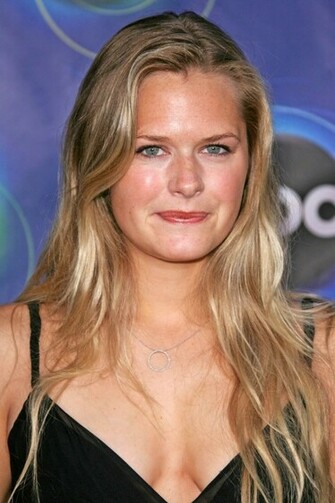 Maggie Lawson Photos Tv Series Posters And Cast