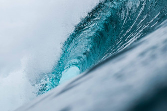 Moving Water Background Wallpaper