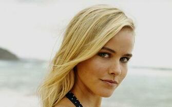 Isabel Lucas Wallpaper