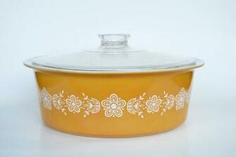 Pyrex Butterfly Gold Big Bertha Round Quart Covered