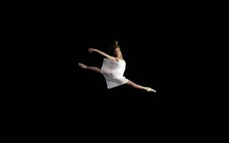 Ballerina Desktop Wallpaper