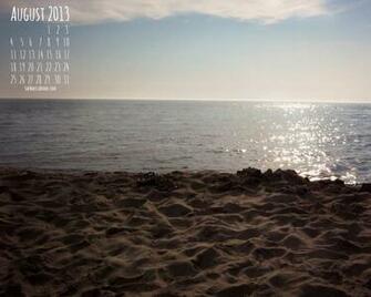 She Makes A Home August Wallpaper The Great Lakes