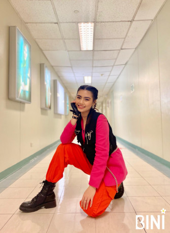 Bini Mikha Wallpaper