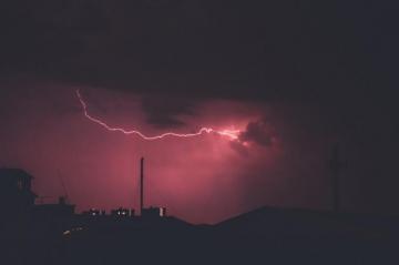 Red Lightning Pictures Image