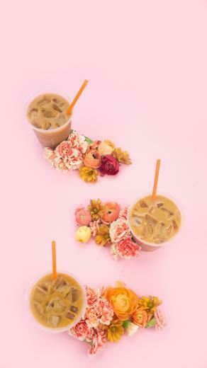 Celebrating Iced Coffee Season With New Mobile Wallpaper Dunkin