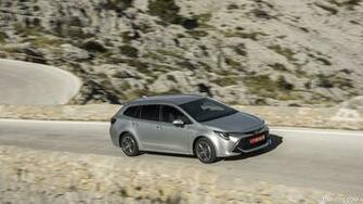 Toyota Corolla Touring Sports Hybrid 8l Platinum Eu Spec