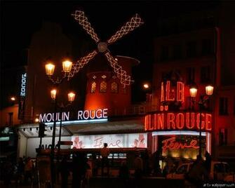 Moulin Rouge Wallpaper