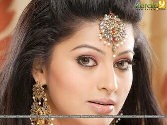 South Indian Actress Sneha Wallpaper Kerala9
