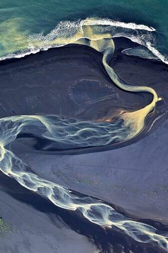 Iceland Aerial iPhone 4s Wallpaper