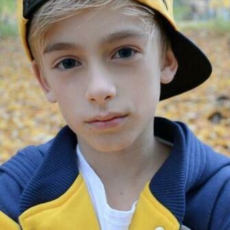 Johnny Orlando Photos Pictures Stills Image Wallpaper Gallery