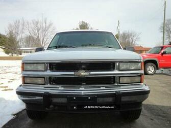 Chevy Silverado HD iPhone Black And Cool Sport Car Wallpaper