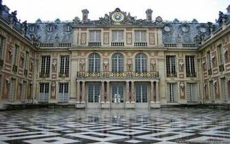 Versailles Wallpaper