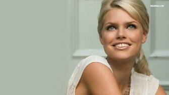 Sophie Monk Wallpaper