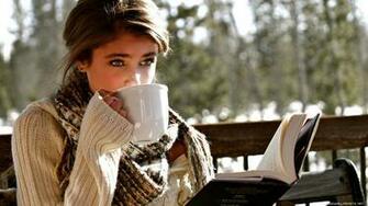 Taylor Hill Wallpaper Image