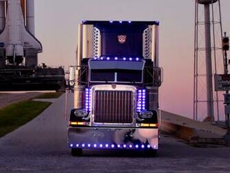 Semi Tractor Rig Wallpaper