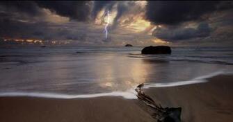 113kb Rainstorm Animated Wallpaper Lisisoft