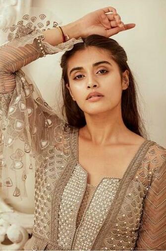 Divyansha Kaushik New HD Photos Majili Movie Heroine