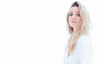 Aw Annabelle Wallis Wallpaper