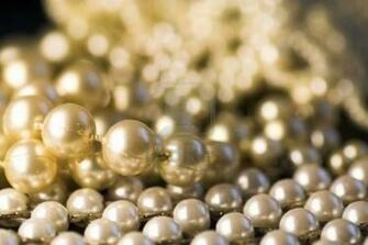 Pearls HD Wallpaper