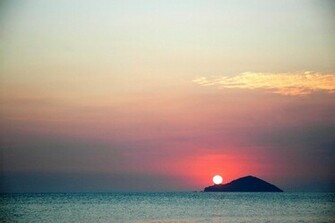 Tropical Island Sunset Wallpaper