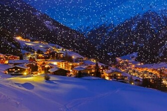 Winter Village Wallpaper