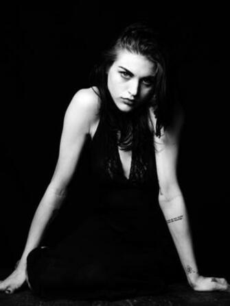 Frances Bean Cobain Image Wallpaper And