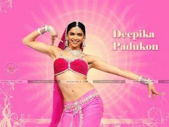 Deepika Padukone Still From Om Shanti Wallpaper