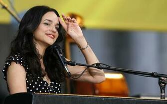Norah Jones Wallpaper Image Photos Pictures Background