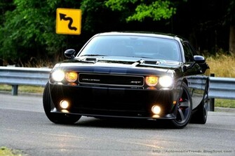 Automobile Trendz Dodge Challenger Srt8 Wallpaper