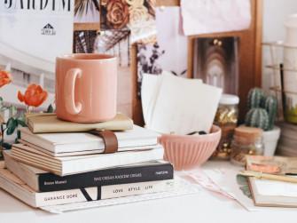Preppy Room Aesthetic Decor Ideas And Inspiration Dengarden