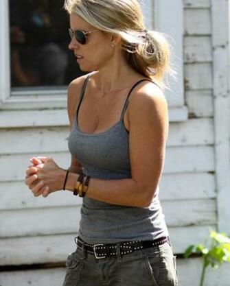 Nicole Curtis Smoking