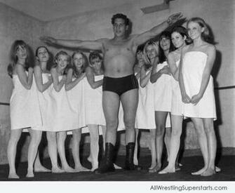Andre The Giant With Fans Wwe Superstars Wallpaper