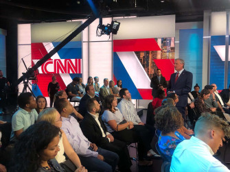 Bill De Blasio With An Audience Wallpaper