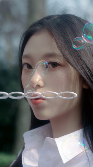 Haerin Newjeans Bubble Gum 4k Wallpaper