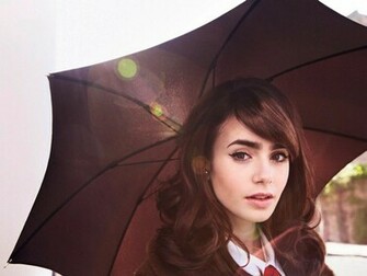 Lily Collins HD Wallpaper