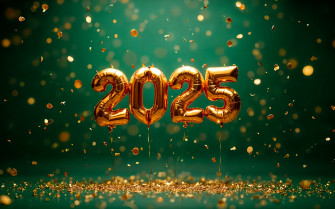New Year Wallpaper 4k Foil Balloons Golden Confetti