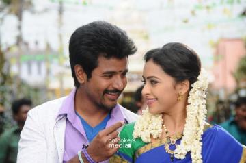 Kaaki Sattai Stills Image Photos Sivakarthikeyan Onlookers