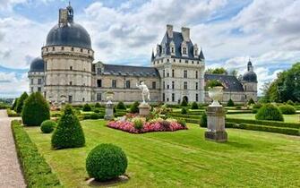 Chateau De Valencay Wallpaper