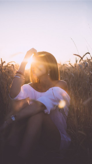 Caressed By The Sun iPhone Wallpaper